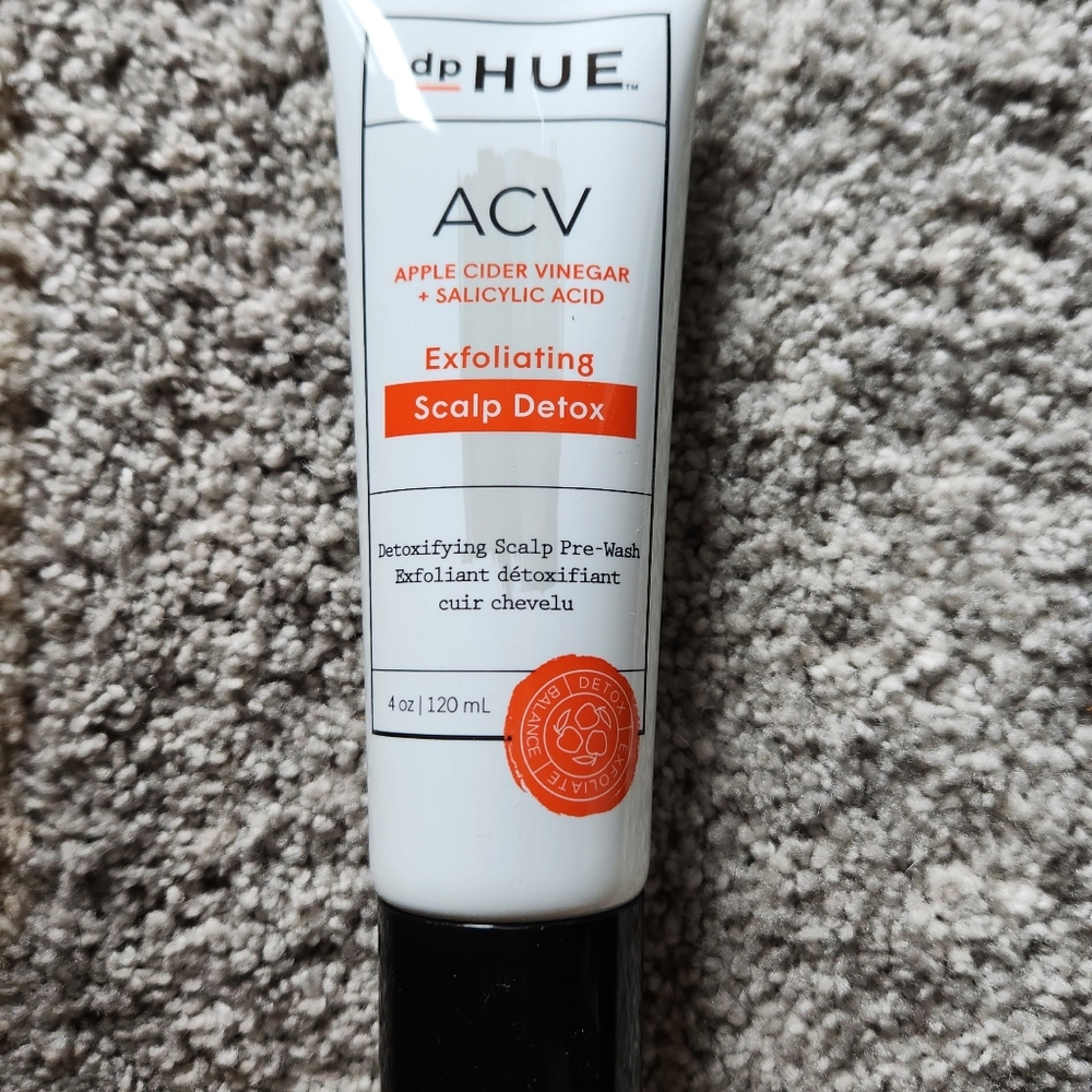 dpHUE Exfoliating Scalp Detox